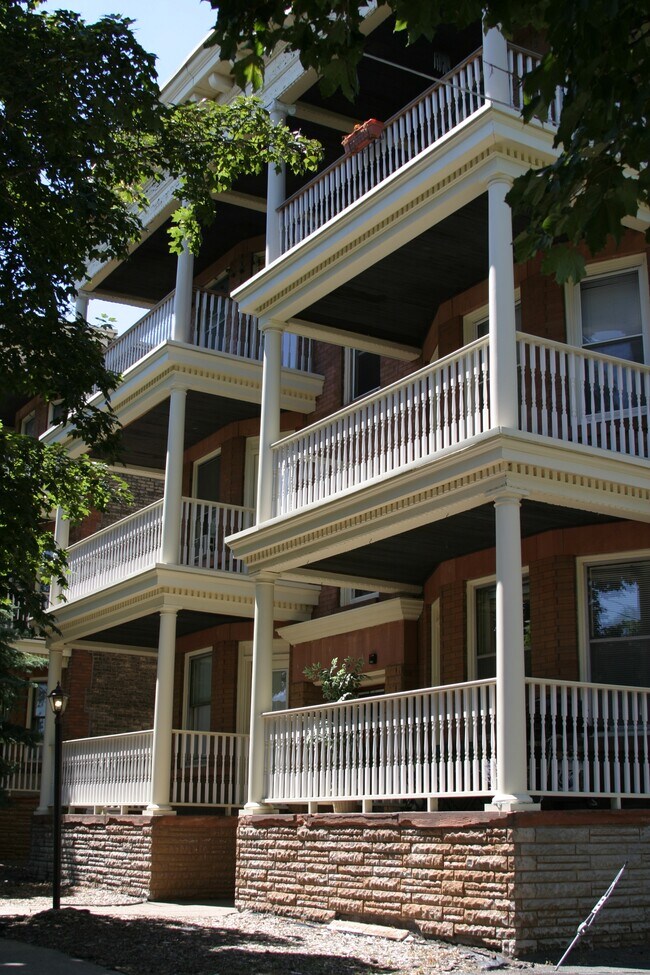 Welcome home! - 33 Avon St S
