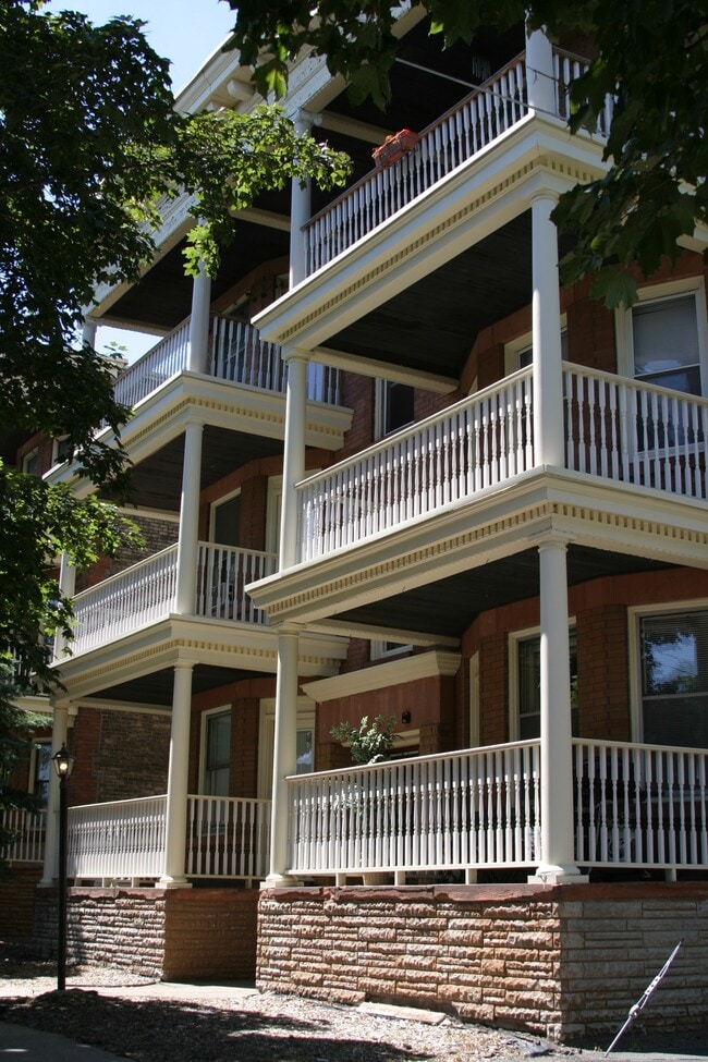 Welcome home! - 33 Avon St S