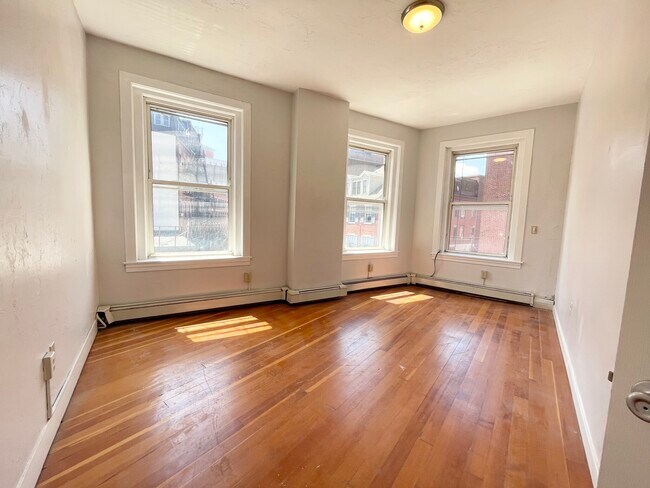 Building Photo - 259 North