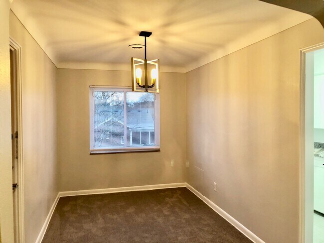 dining room - 3028 Pemberton Dr