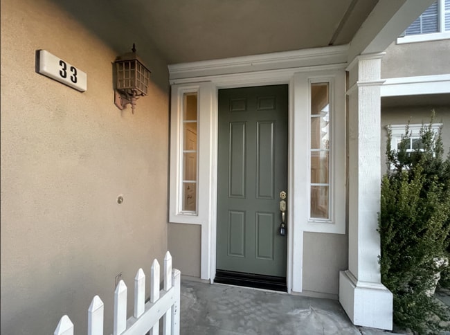 Building Photo - Corner Gorgeous Condo in Ladera Ranch!