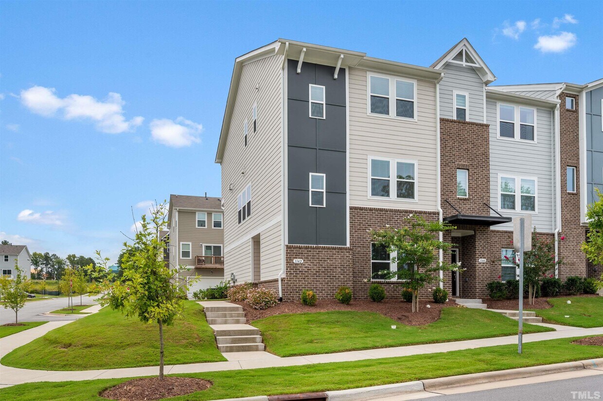 1142 Brickfield Dr, Cary, NC 27519 Townhouse for Rent in Cary, NC