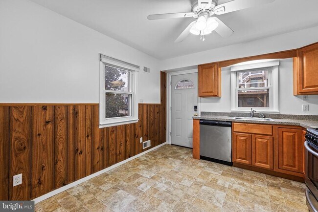 Foto del edificio - 1437 Towson St