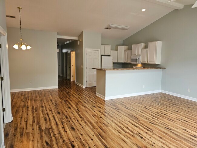 Foto del edificio - 5006 Carleton Dr