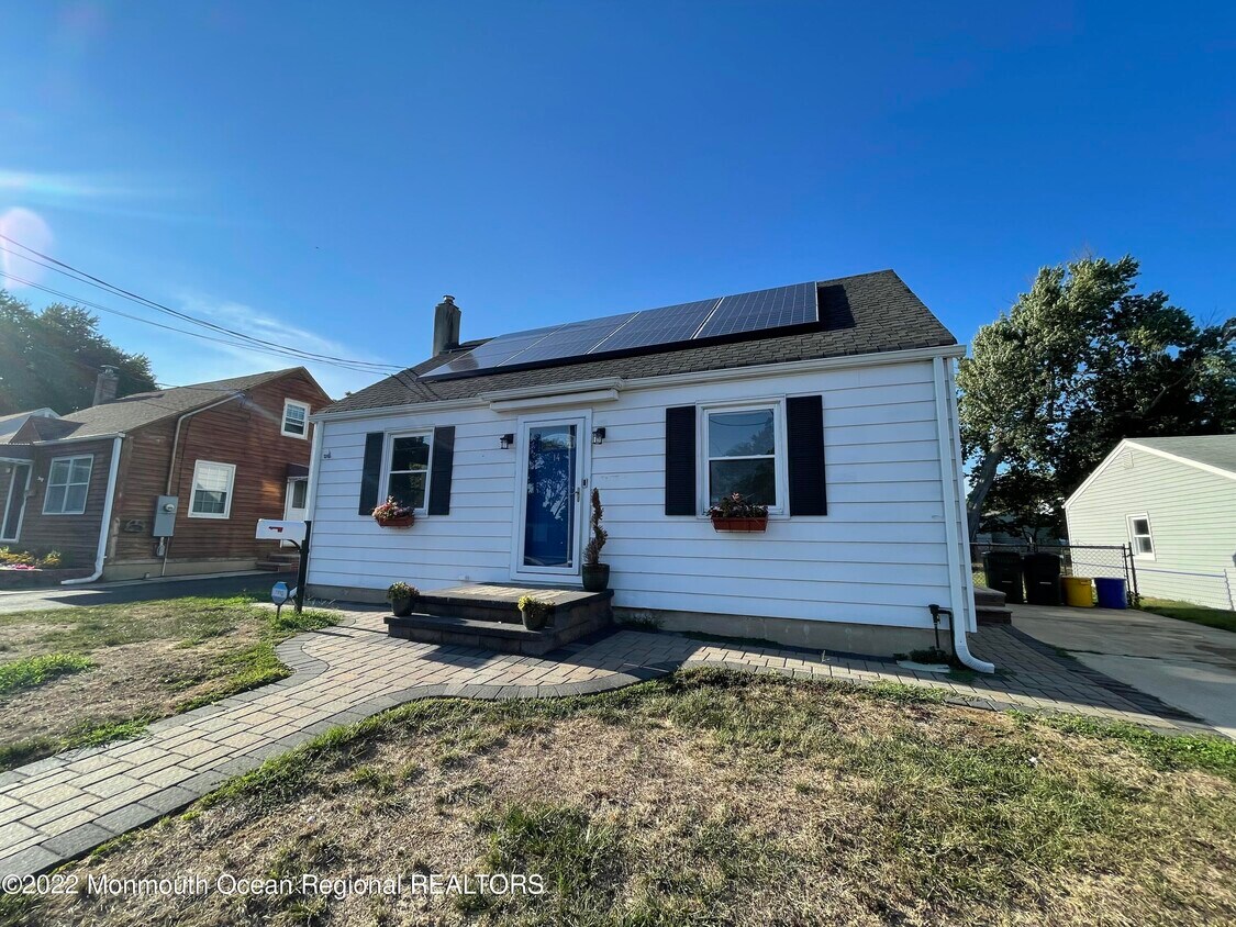 14 Schiverea Ave, Freehold, NJ 07728 House Rental in Freehold, NJ