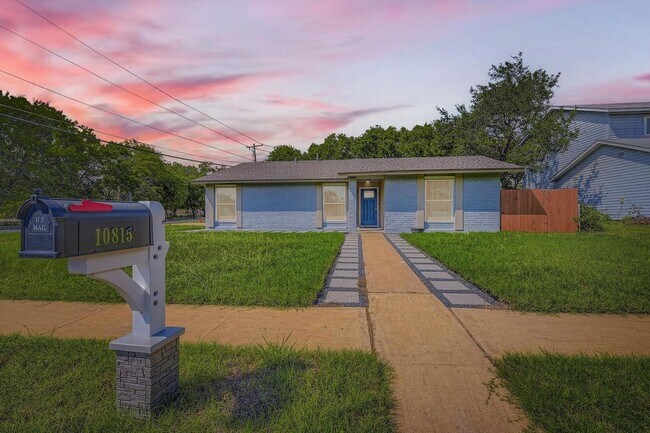 Foto del edificio - 10815 Lambert Cir