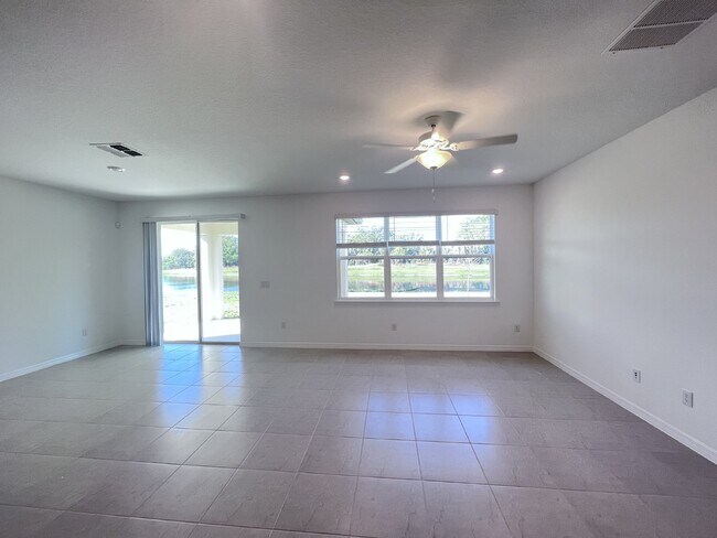 Foto del edificio - "Epperson lagoon 4 Bed, 2.5 Bath Home in Wesley Chapel, FL - A Must-See Rental Property!" Free wi...