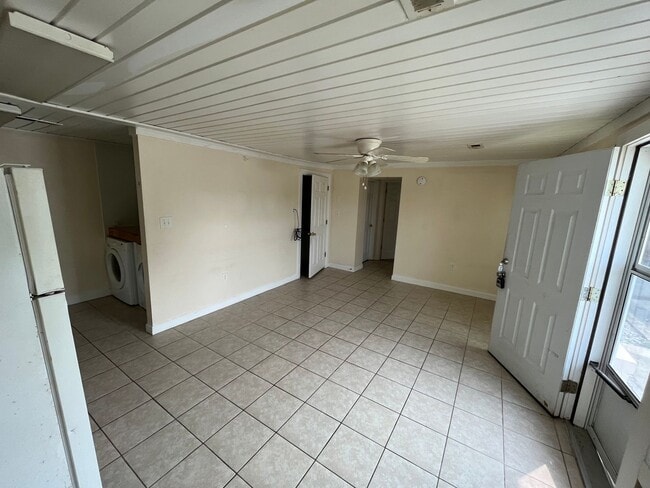 Building Photo - 1078 Jonestown Rd