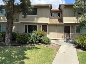 Building Photo - 2250 King Ct