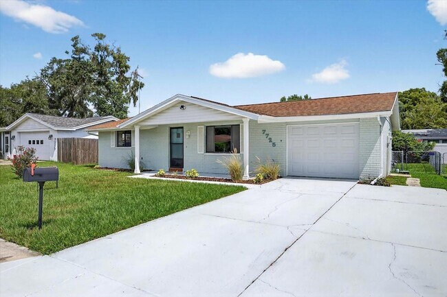 Foto del edificio - 7725 Summertree Ln