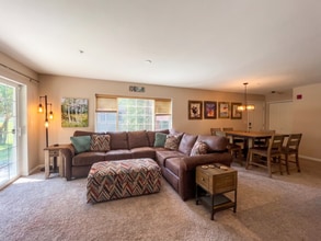 Building Photo - 163 Pelican Cir