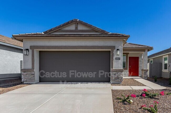 Building Photo - 2037 W Shelly Ave