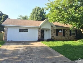 Building Photo - 1617 Kingston Dr