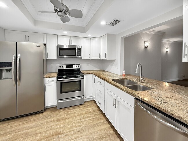 Foto del edificio - 6110 Whiskey Creek Dr