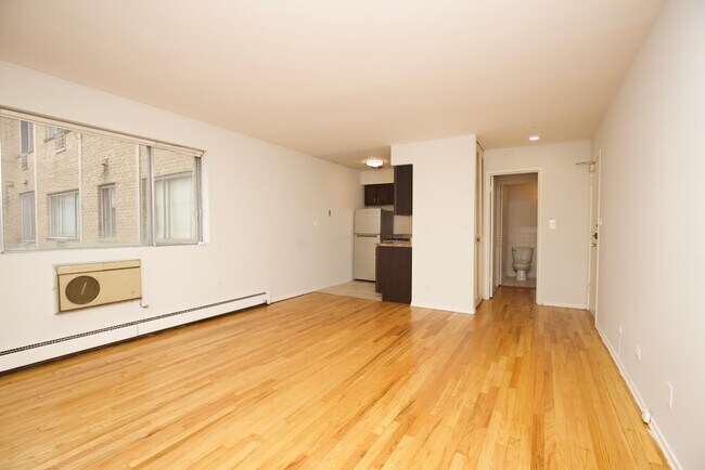 6825 N Sheridan Rd Unit 703 photo'