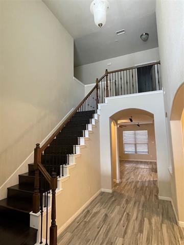 Building Photo - 2409 Sun Creek Dr