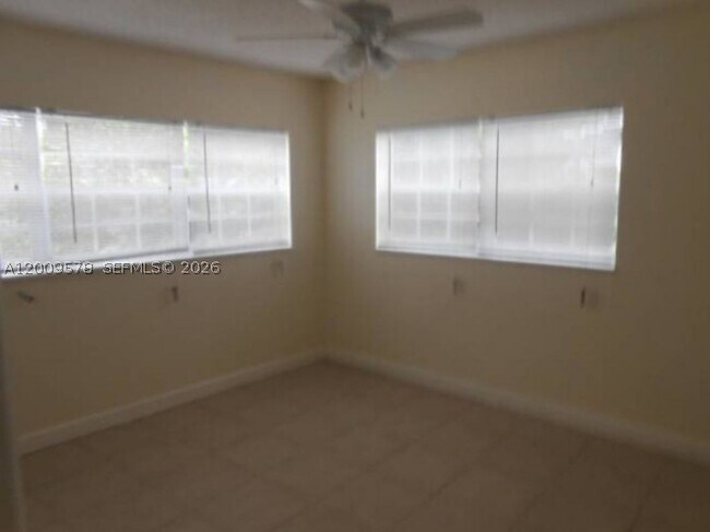 Foto del edificio - 736 NW 2nd Terrace
