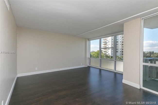 Building Photo - KING COLE CONDO