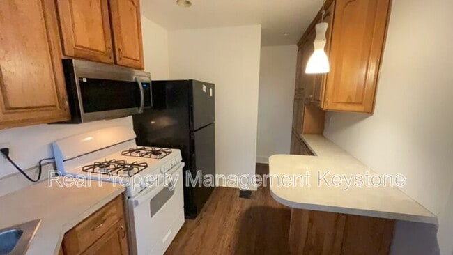 Photo - 1026 Mirror St House