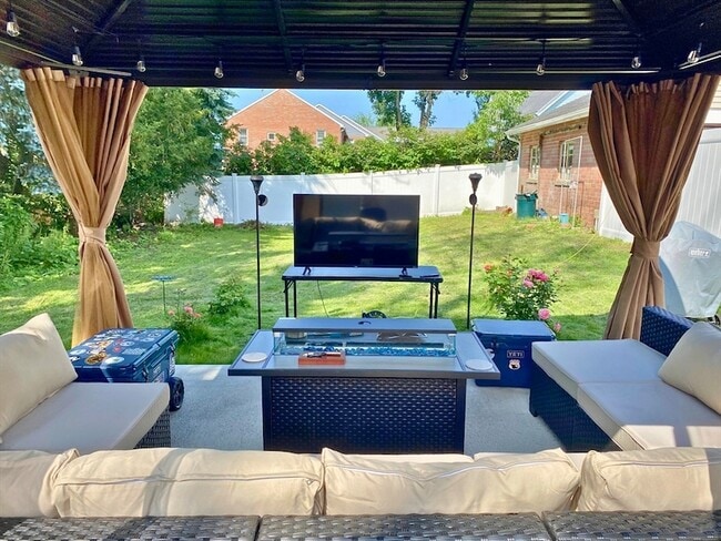 Foto del edificio - 30 Maple Ave