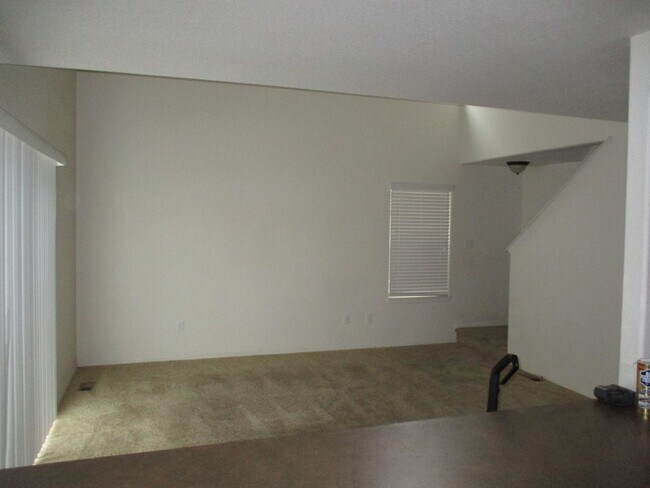 Foto del edificio - Beautiful 3 bedroom, 2.5 bath 2 story home...