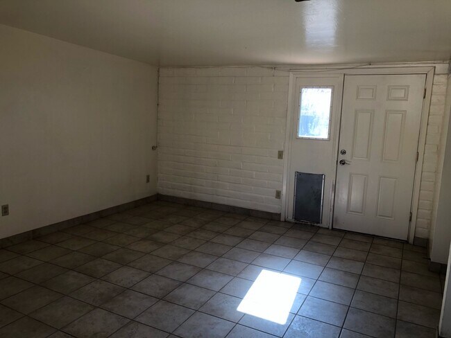 Foto del edificio - 1703 E 13th St