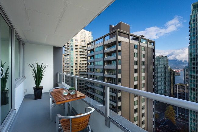 Building Photo - Pacific Palisades