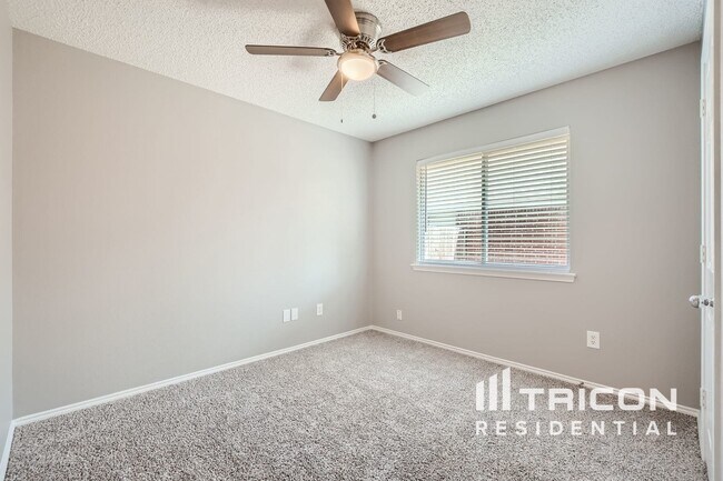 Foto del edificio - 115 Mulberry Ln