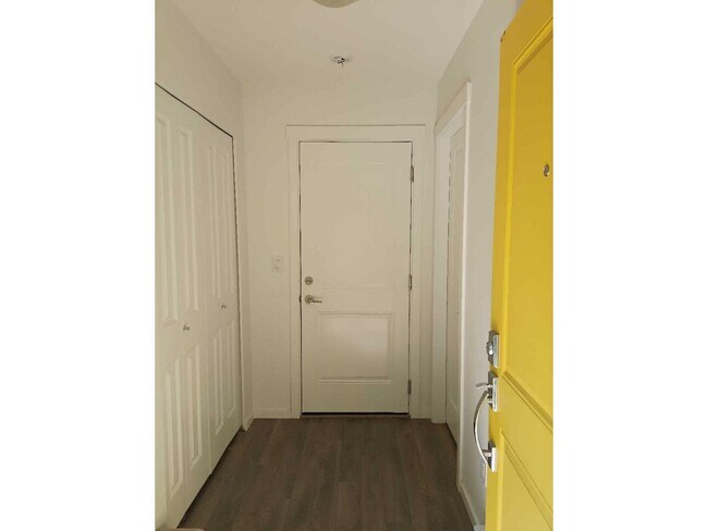 Photo du bâtiment - 16337-16315 15 Ave