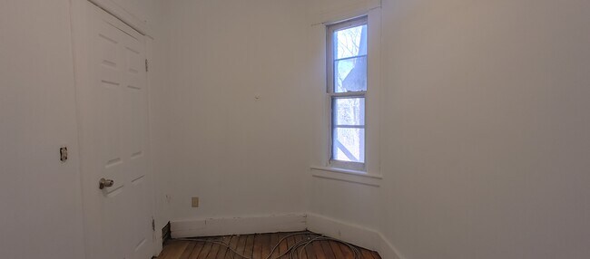 5 - 23 Dubois St