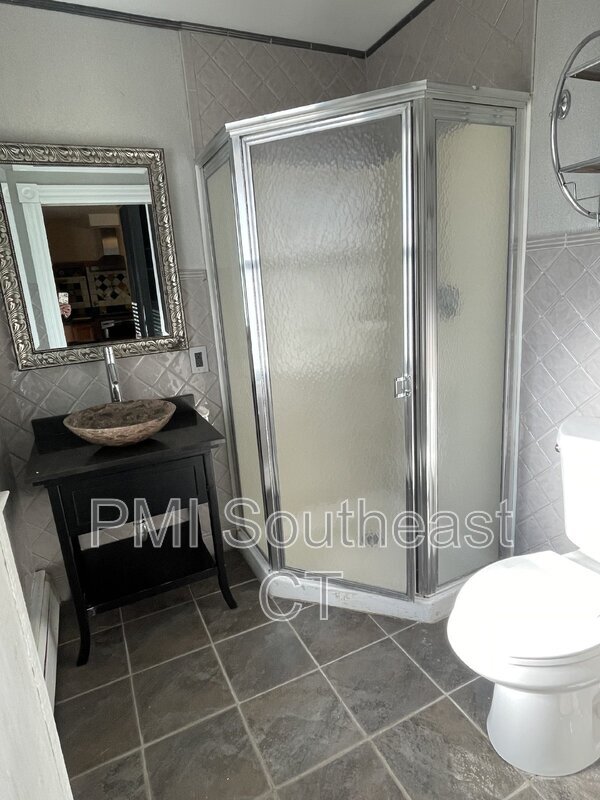 Foto del edificio - 26 Academy Ln