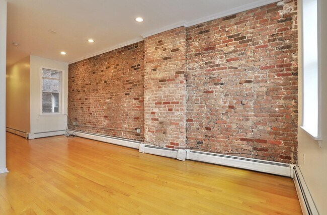 Foto del edificio - 273 Webster Ave