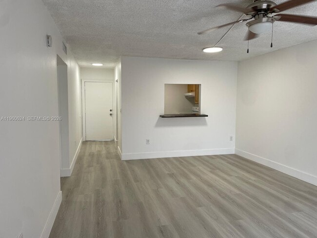 Foto del edificio - 1075 W 68th St