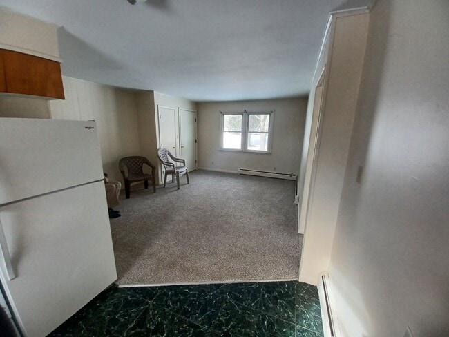 Foto del edificio - 107 Oak Hill Rd