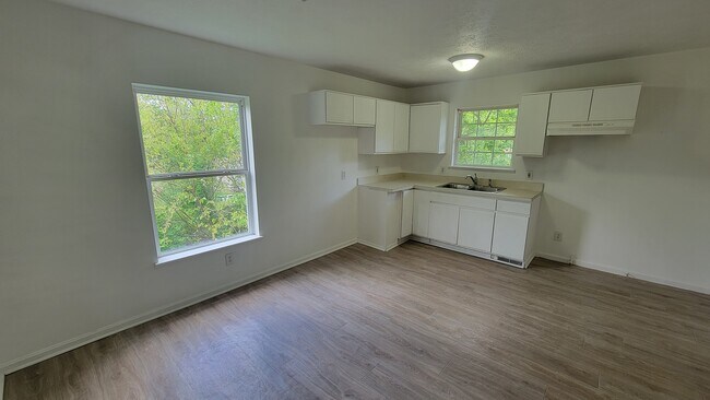 Foto del edificio - 2841 Pomatan Ave