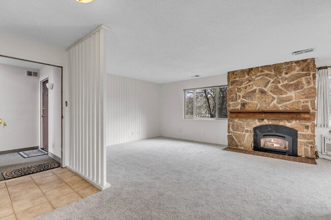 Photo - "Charming 2-Bed Oasis in Boulder with Spacious 862 Sq Ft Living!" Apartment