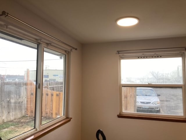 Building Photo - 727 N 16th Ave