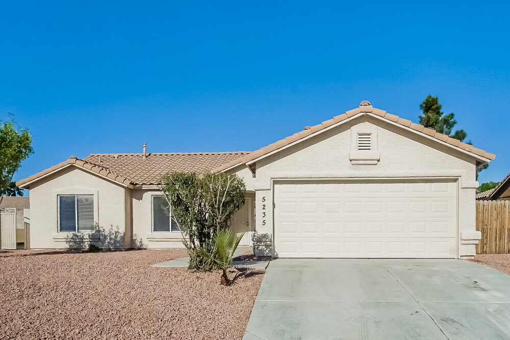 Foto principal - 5235 Acacia Grove St