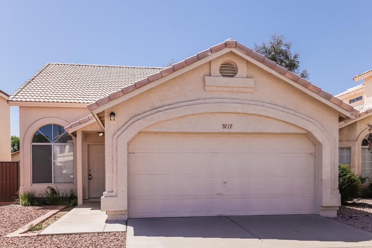 Primary Photo - 3717 E Taro Lane