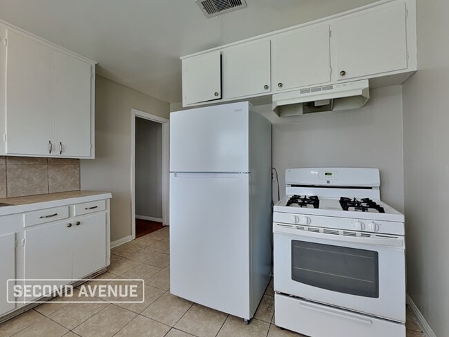 Building Photo - 742 Banton St