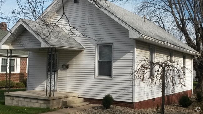 Building Photo - 315 South Seminary Street