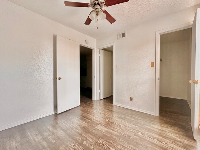 Foto del edificio - 2803 Hemphill Park