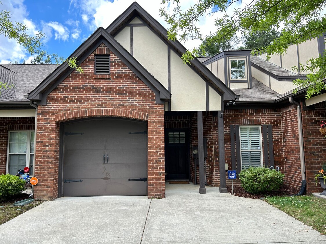 Primary Photo - 122 Singapore Cir. (Oxmoor Ridge)