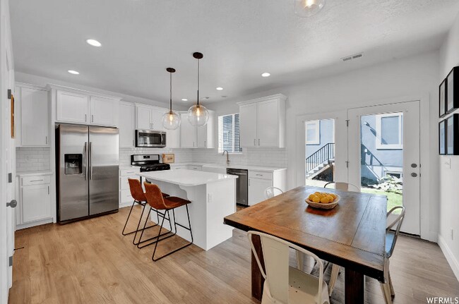Building Photo - 7759 N Maverick Way