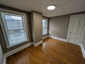 Building Photo - 29 Strathallan Park