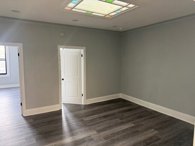 Foto del edificio - 216-17 Linden Blvd