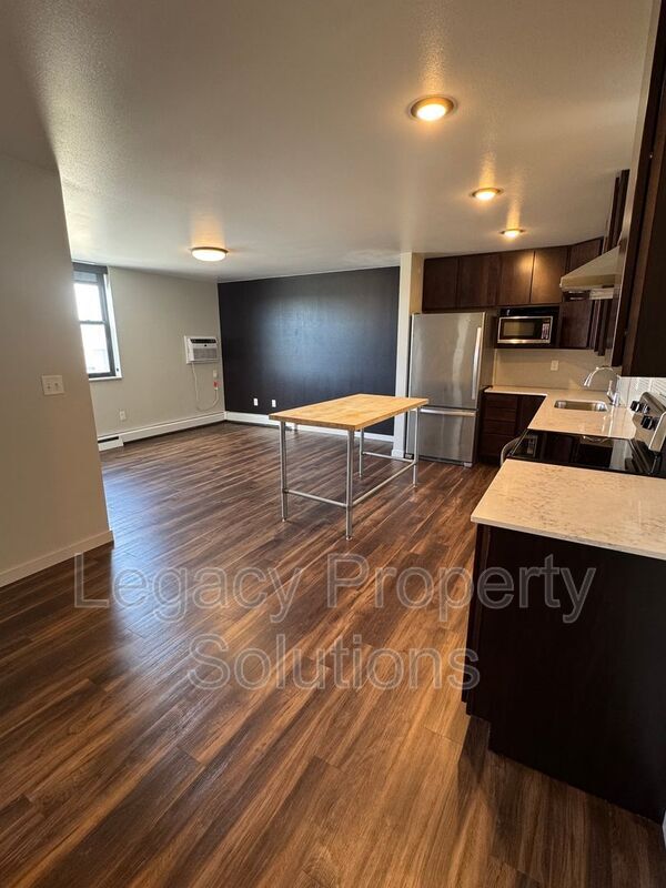 Foto del edificio - 202 E Greenfield Ln