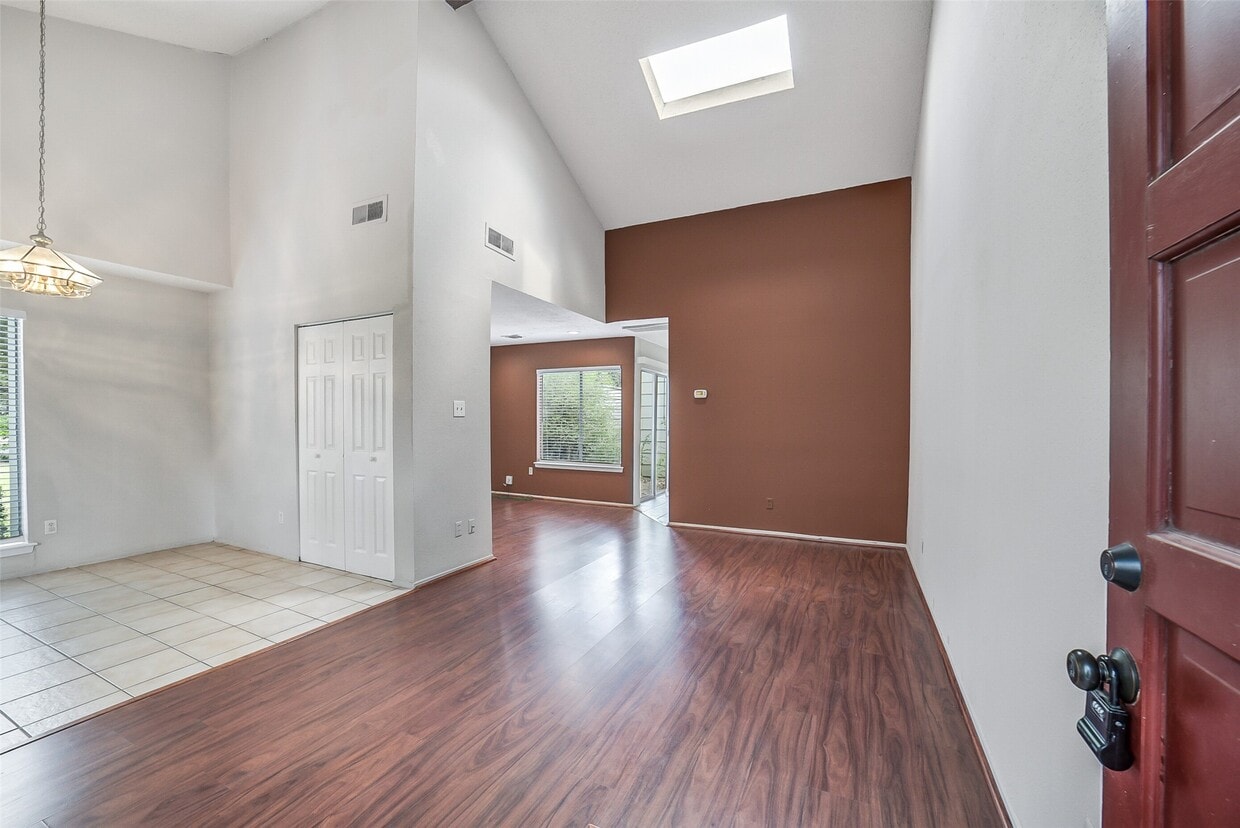 Primary Photo - 12980 Greenway Chase Ct