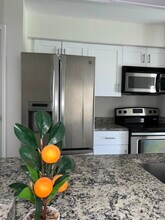 Building Photo - 899 Riverside Dr