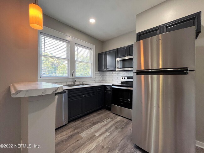 Building Photo - 2818 Herschel St